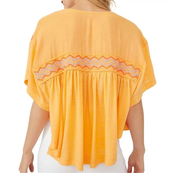 NWT Free People Market Embroidered Boho T-Shirt Short Sleeve V-Neck Over… - Picture 2 of 14